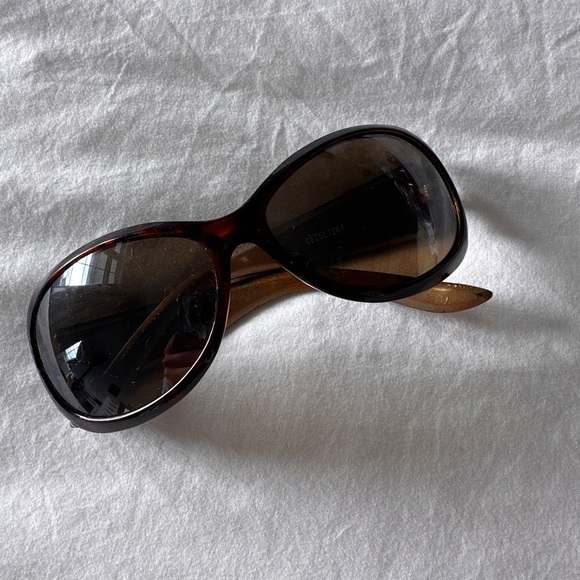 Vintage Y2K sunglasses - Picture 1 of 3